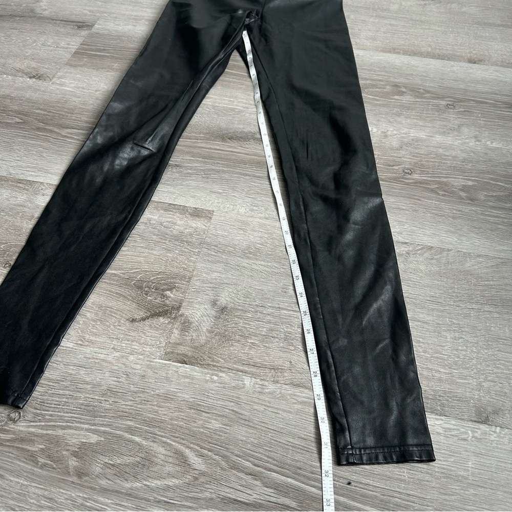 Women’s Aritzia Wilfred Free Black Faux vegan Leather Leggings size xs. - Picture 8 of 10